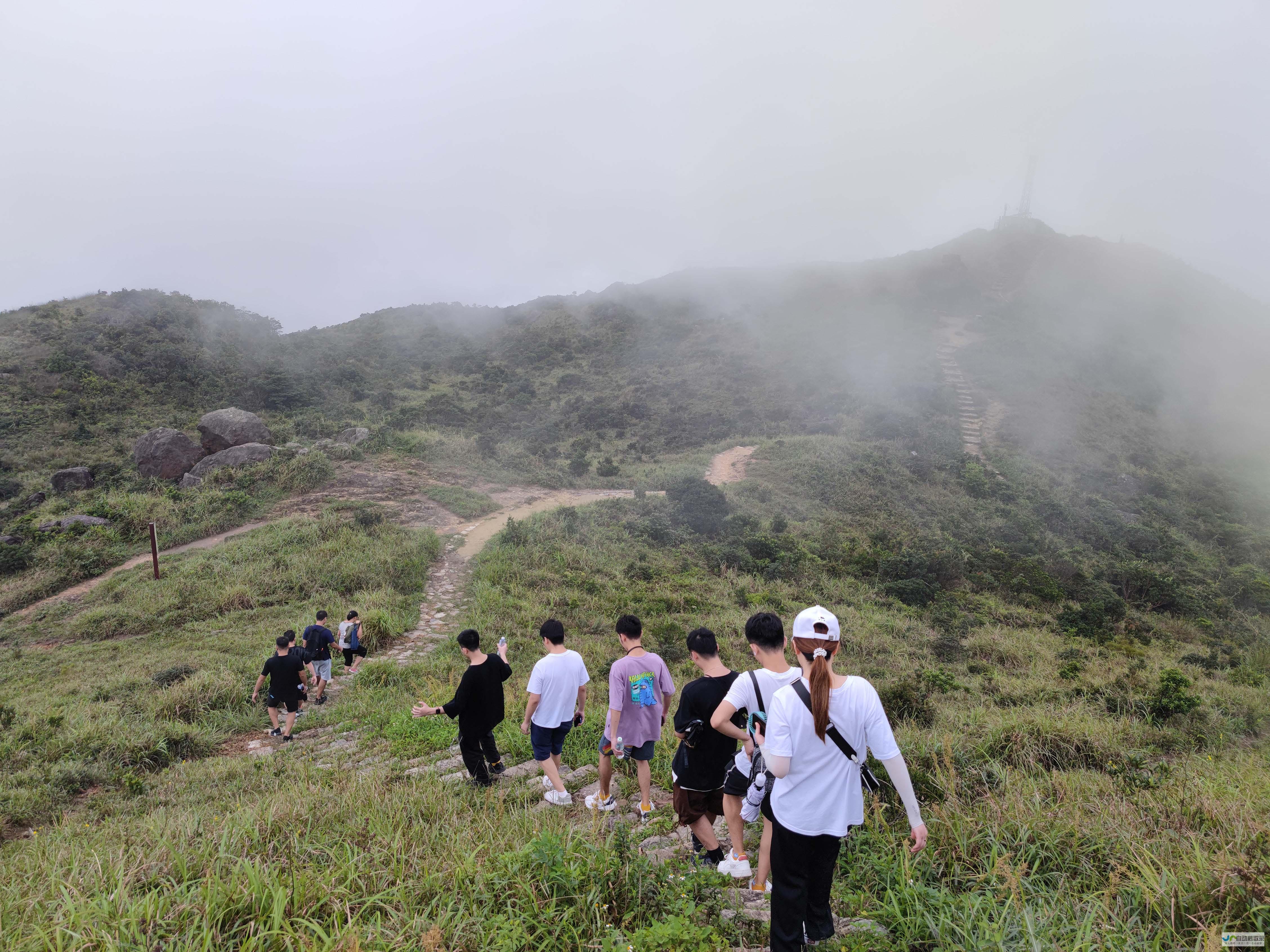 记录山海的壮丽之旅，光影艺术展现壮丽景色