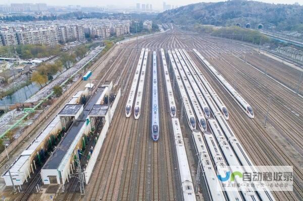 铁路部门加强运输组织 多地火车站迎来大量返程旅客