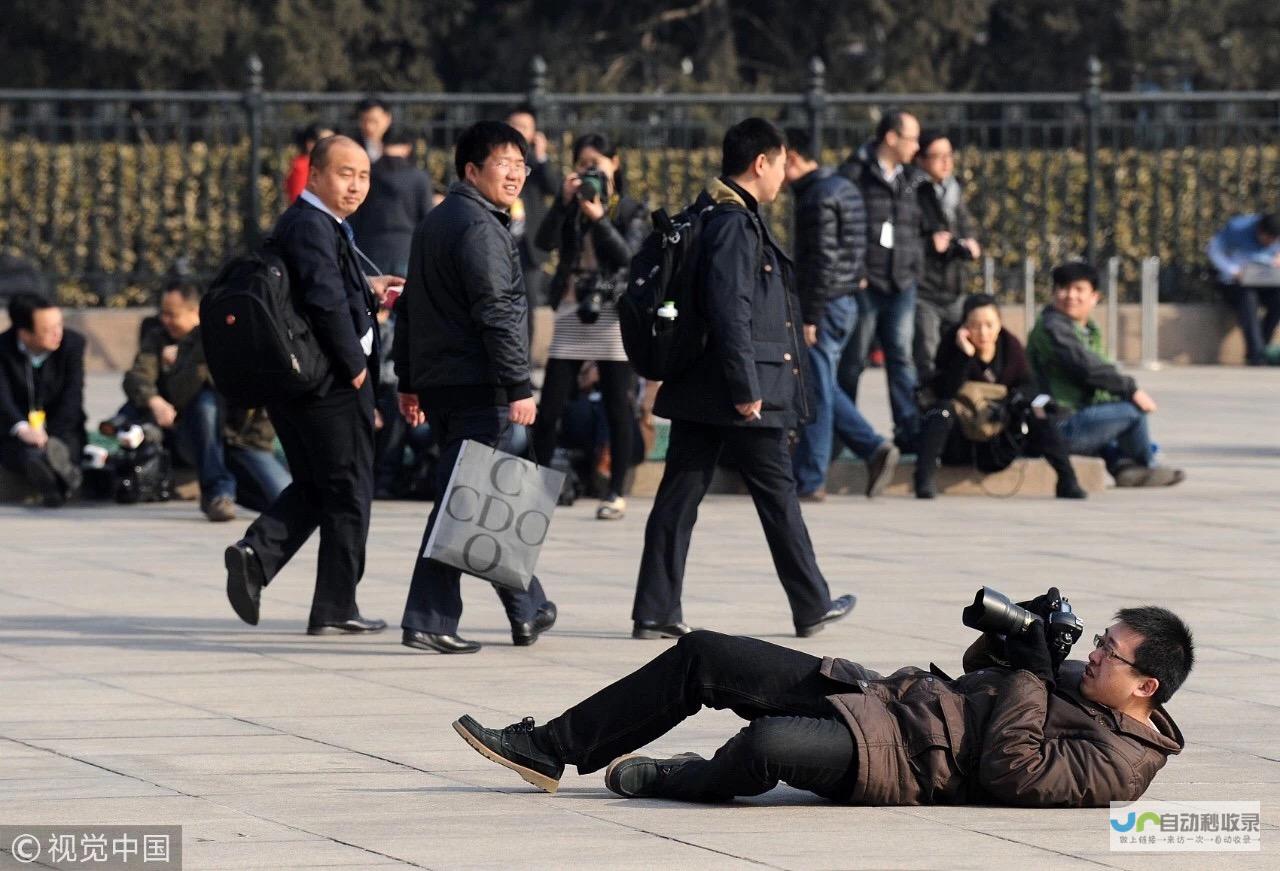 记者发现当年孔蒂与内德维德达成一致意见回归执教尤文图斯足球俱乐部