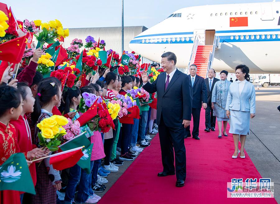 习近平出席开幕式并宣布本届亚冬会开幕 第九届亚洲冬季运动会在哈尔滨隆重开幕