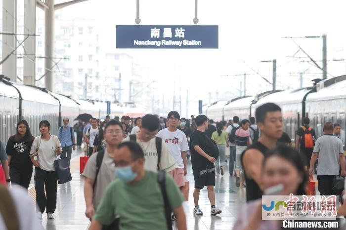 文旅市场持续繁荣 旅游消费成新宠